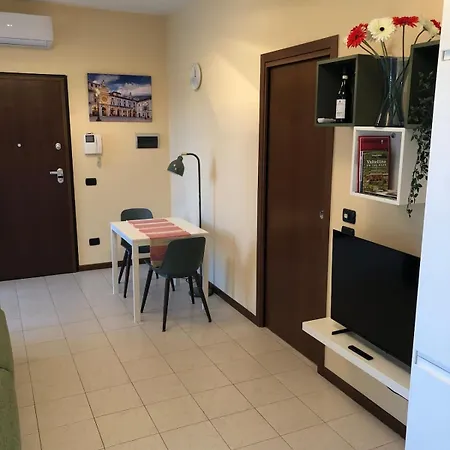 Gabriele With Private Garage דירה